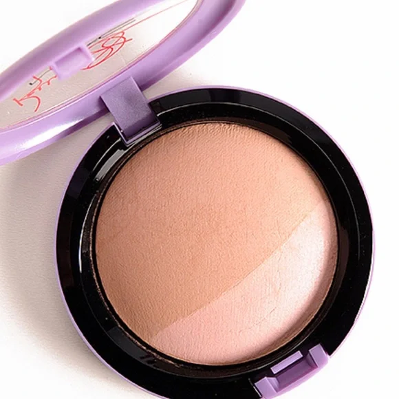 💕⚡️Mac x Kelly Osborne Jolly Good Mineralized Skinfinish - Picture 5 of 10